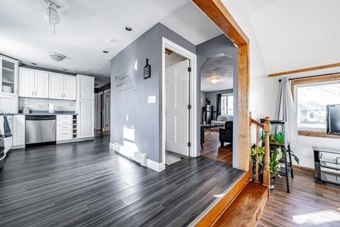 95 Campechi St, Springfield, MA 01104 photo 8