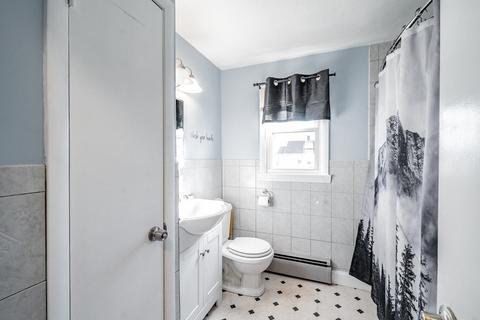 95 Campechi St, Springfield, MA 01104 photo 17