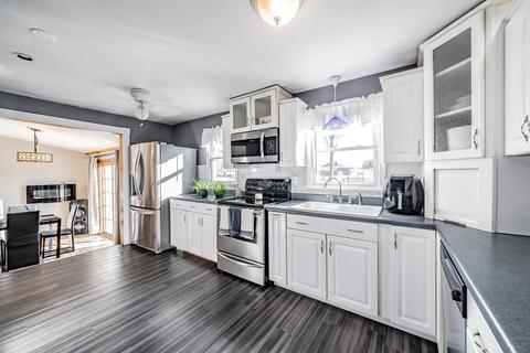 95 Campechi St, Springfield, MA 01104 photo 5