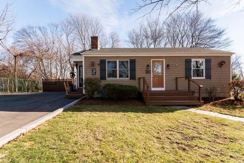 535 Hyacinth St, Fall River, MA 02720 photo 1