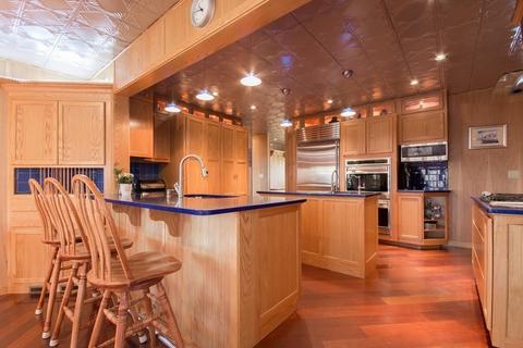 535 Hyacinth St, Fall River, MA 02720 photo 9
