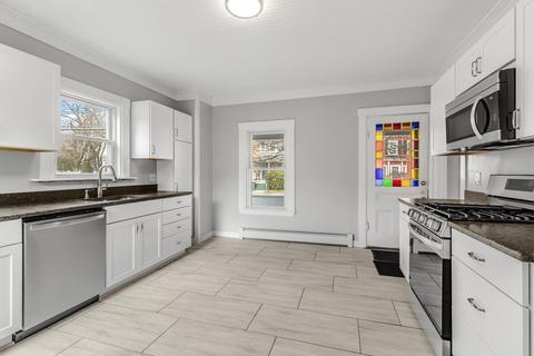 15 Concord St, Maynard, MA 01754 photo 5