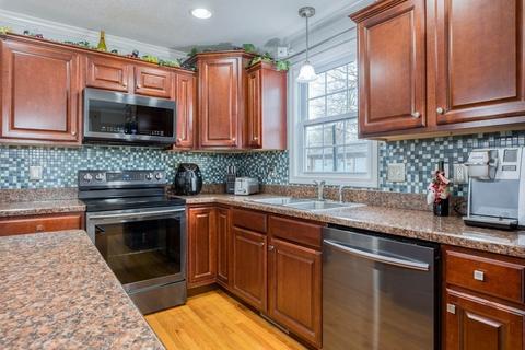 86 Granby St, Springfield, MA 01108 photo 3