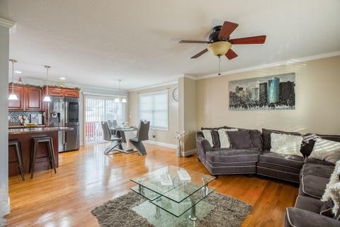 86 Granby St, Springfield, MA 01108 photo 9