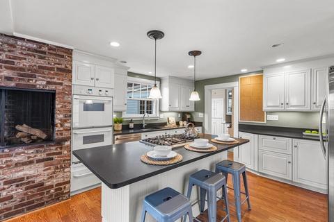 22 Conant Rd, Weston, MA 02493 photo 8