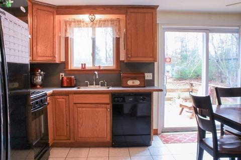 14 Howard Ave, Bourne, MA 02532 photo 6