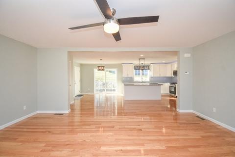 28 Juniper, Springfield, MA 01119 photo 5