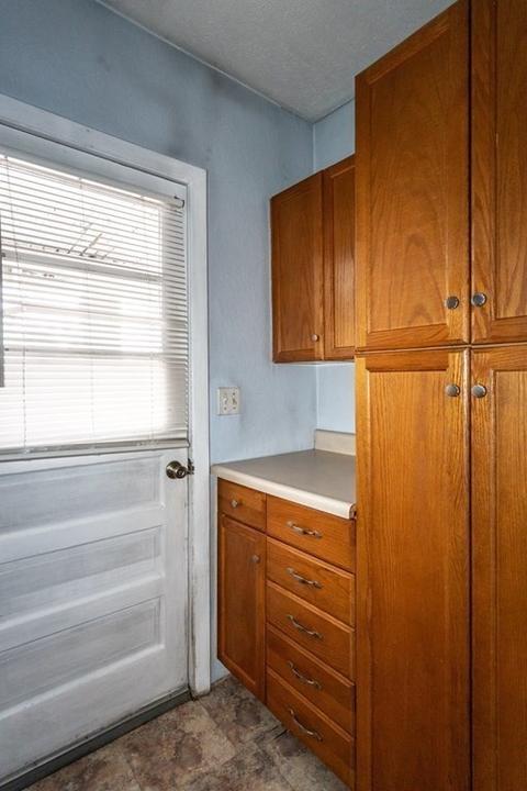 33 Fullerton St, Springfield, MA 01151 photo 9