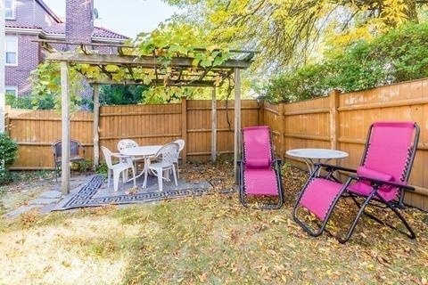 261 Winchester St, Brookline, MA 02446 photo 14