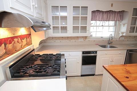 360 Springfield St, Springfield, MA 01107 photo 9