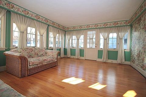 360 Springfield St, Springfield, MA 01107 photo 17
