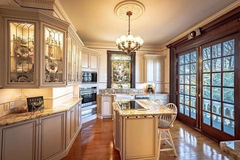 654 Highland Ave, Fall River, MA 02720 photo 24