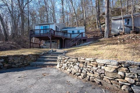 108 Ledgestone Rd, Douglas, MA 01516 photo 2