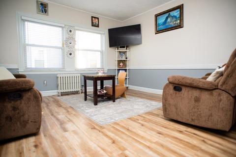 9 Grover St, Everett, MA 02149 photo 3