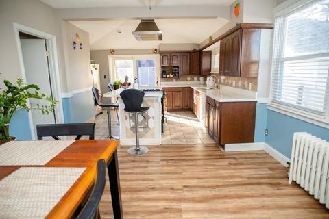 9 Grover St, Everett, MA 02149 photo 10