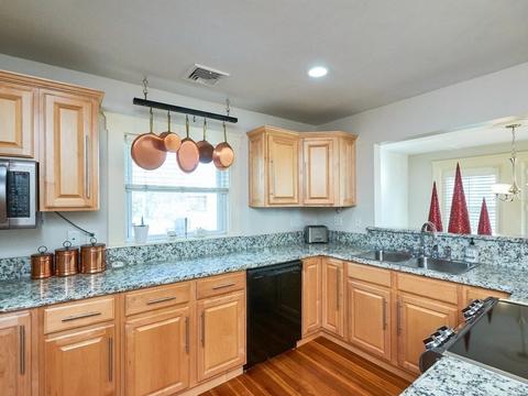 743 Main St #4, Reading, MA 01867 photo 2