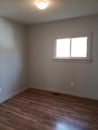 22 Wendell Pl, Springfield, MA 01105 photo 3