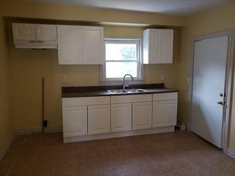 22 Wendell Pl, Springfield, MA 01105 photo 8