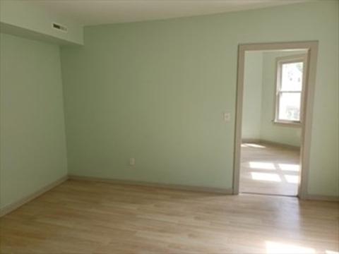 22 Wendell Pl, Springfield, MA 01105 photo 9