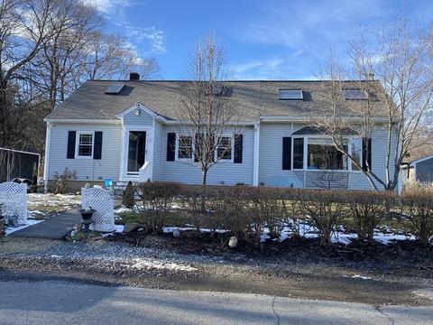 9 Mark St, Ayer, MA 01432 photo 2