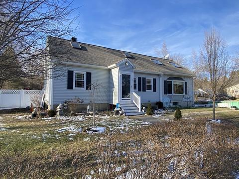 9 Mark St, Ayer, MA 01432 photo 1