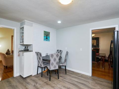 27 Darrell Dr, Randolph, MA 02368 photo 4