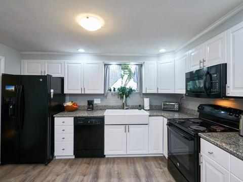 27 Darrell Dr, Randolph, MA 02368 photo 2