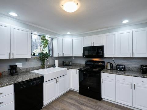 27 Darrell Dr, Randolph, MA 02368 photo 3