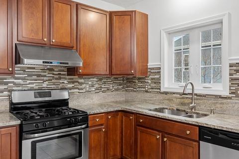 108 Kinsman St, Everett, MA 02149 photo 9