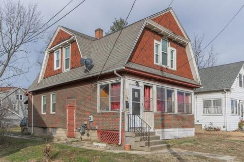 24 Walton St, Chicopee, MA 01013 photo 2