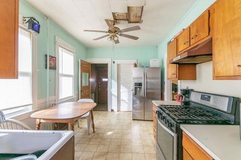 24 Walton St, Chicopee, MA 01013 photo 5