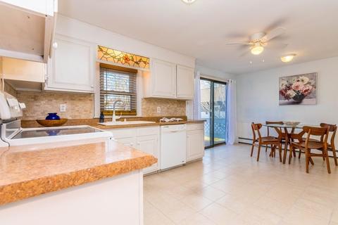 8 Wild Rose Ave, Wareham, MA 02558 photo 11