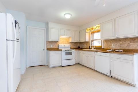 8 Wild Rose Ave, Wareham, MA 02558 photo 12