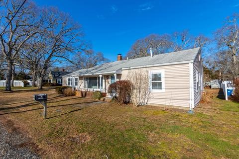8 Wild Rose Ave, Wareham, MA 02558 photo 1