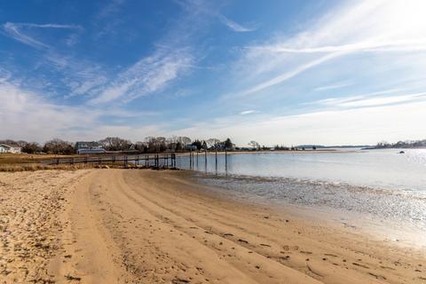 8 Wild Rose Ave, Wareham, MA 02558 photo 3