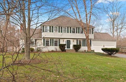 84 Leavitt St, Hingham, MA 02043 photo 1