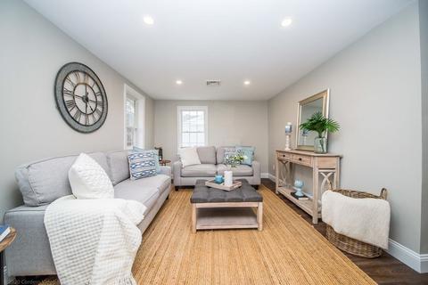 8 Shaw Rd, Fairhaven, MA 02719 photo 5