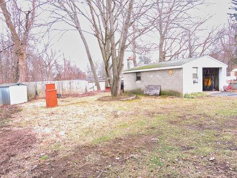 44 2nd Island Rd, Webster, MA 01570 photo 2