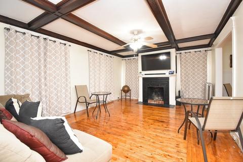18 Norfolk St, Springfield, MA 01109 photo 5