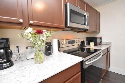 18 Norfolk St, Springfield, MA 01109 photo 9