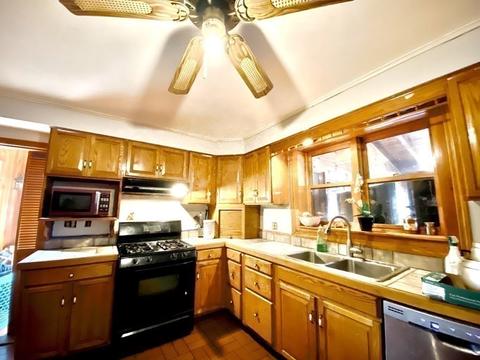 596 Florence St, Fall River, MA 02720 photo 18