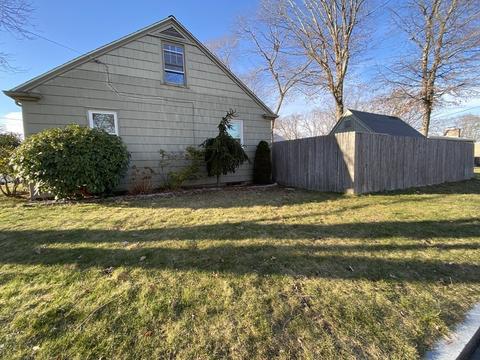 596 Florence St, Fall River, MA 02720 photo 2