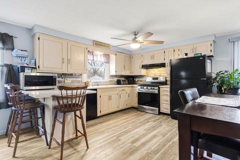 69 Chateaugay St, Chicopee, MA 01020 photo 5