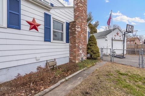 69 Chateaugay St, Chicopee, MA 01020 photo 24