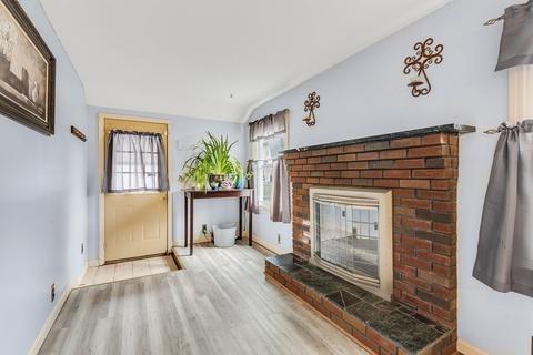 69 Chateaugay St, Chicopee, MA 01020 photo 21