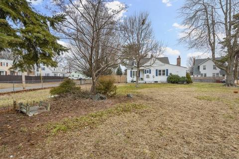 69 Chateaugay St, Chicopee, MA 01020 photo 27