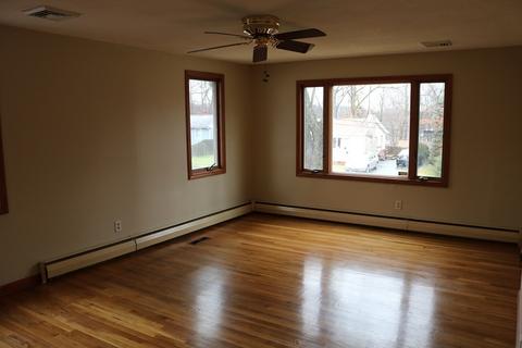 41 Hillside Dr, Springfield, MA 01118 photo 8