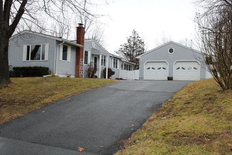 41 Hillside Dr, Springfield, MA 01118 photo 1