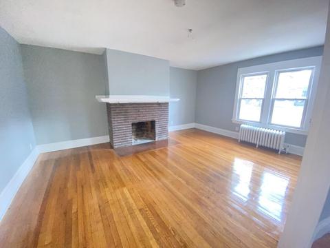 80 Leyfred Ter, Springfield, MA 01108 photo 1