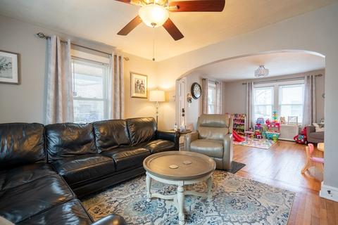 67 Ellsworth Ave, Springfield, MA 01118 photo 4